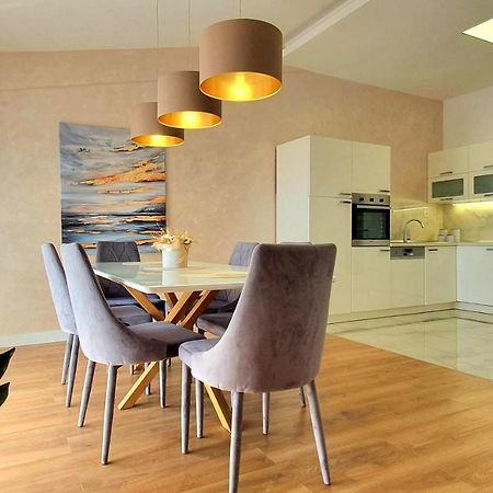 Grey House Apartment Makarska Ngoại thất bức ảnh