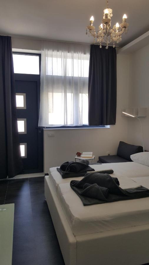 Grey House Apartment Makarska Ngoại thất bức ảnh