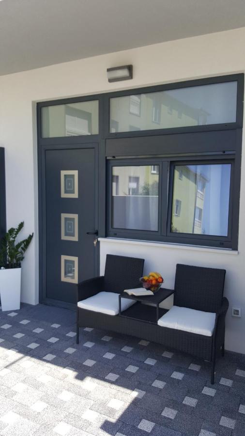 Grey House Apartment Makarska Ngoại thất bức ảnh