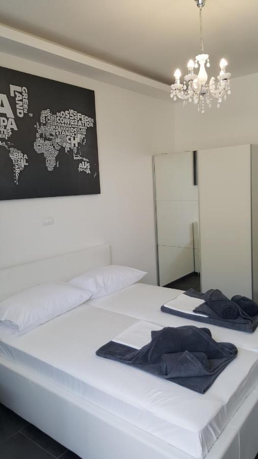 Grey House Apartment Makarska Ngoại thất bức ảnh