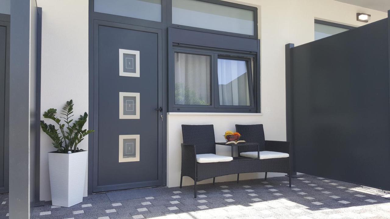 Grey House Apartment Makarska Ngoại thất bức ảnh