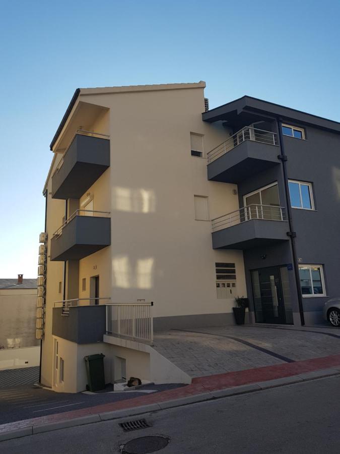 Grey House Apartment Makarska Ngoại thất bức ảnh