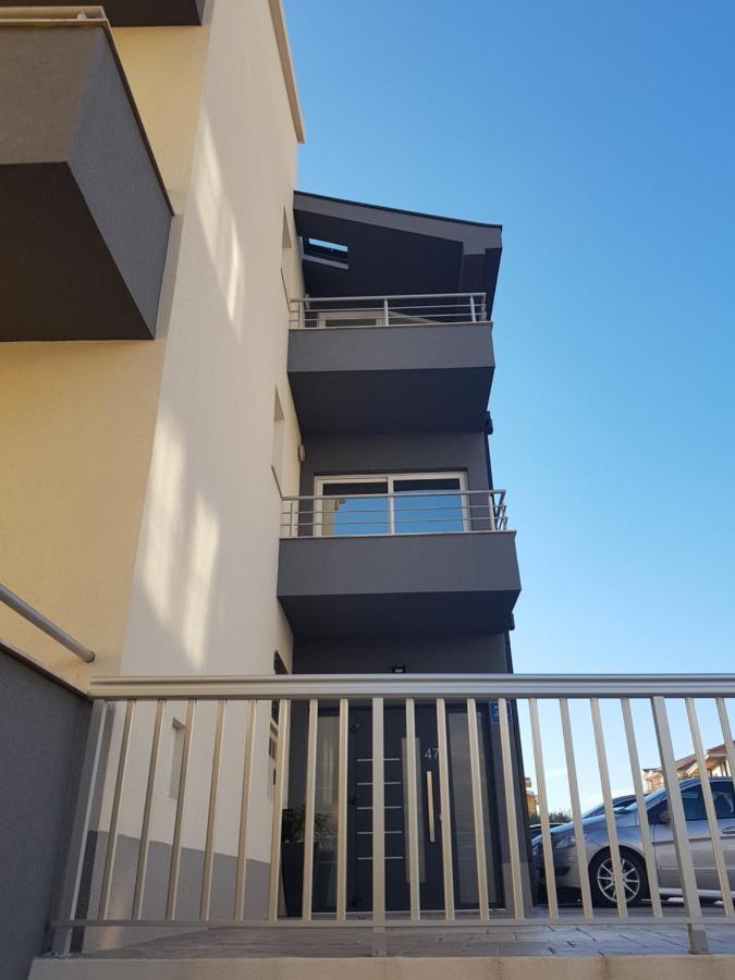 Grey House Apartment Makarska Ngoại thất bức ảnh
