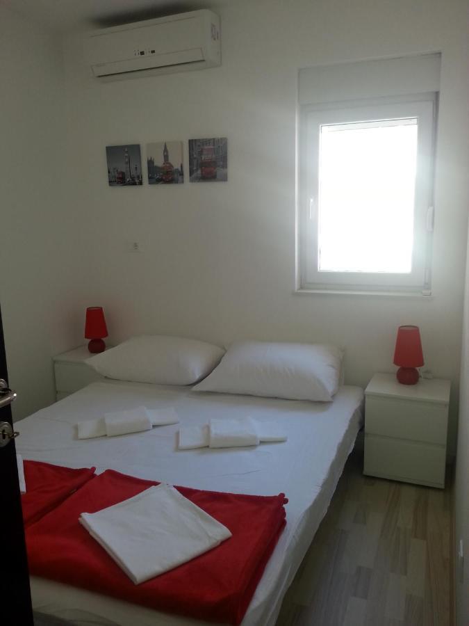 Grey House Apartment Makarska Ngoại thất bức ảnh