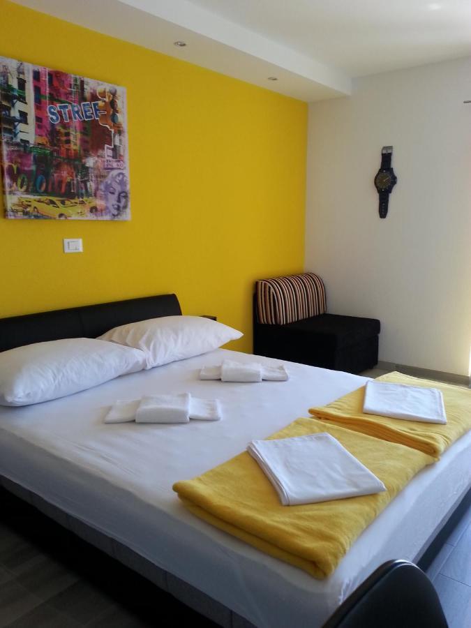 Grey House Apartment Makarska Ngoại thất bức ảnh