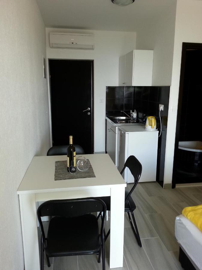 Grey House Apartment Makarska Ngoại thất bức ảnh