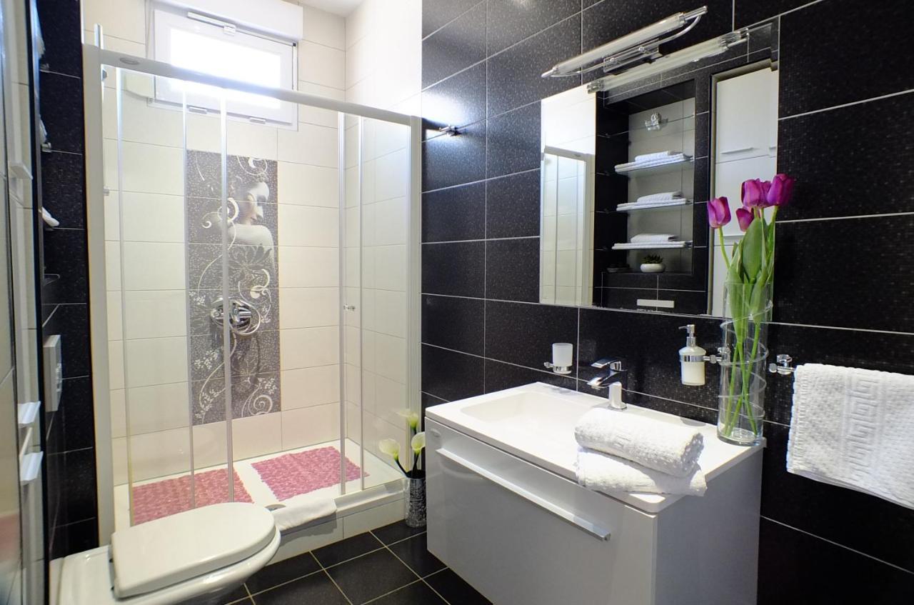 Grey House Apartment Makarska Ngoại thất bức ảnh
