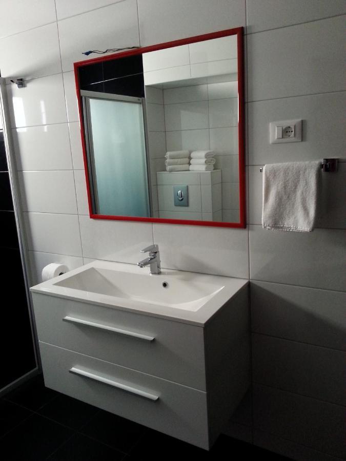 Grey House Apartment Makarska Ngoại thất bức ảnh