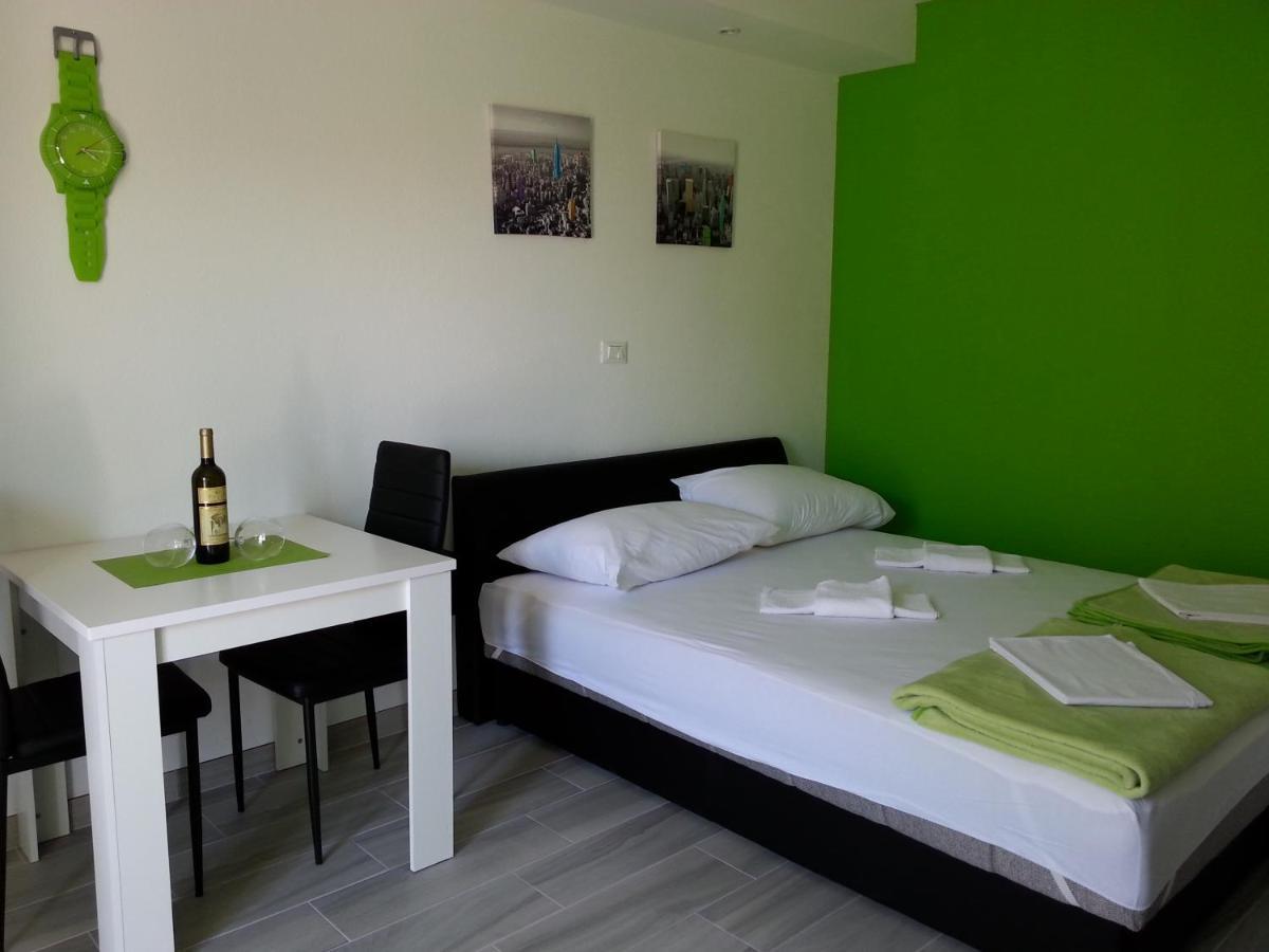 Grey House Apartment Makarska Ngoại thất bức ảnh