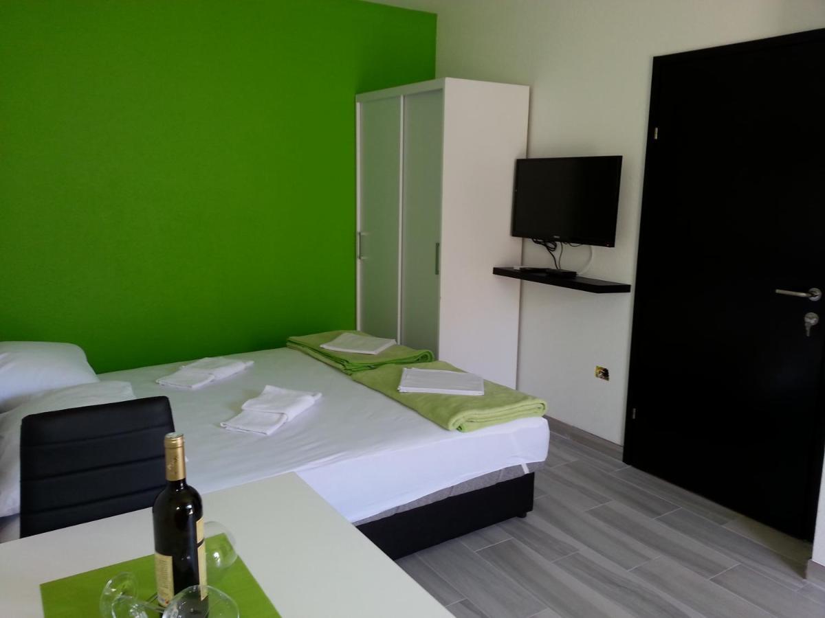 Grey House Apartment Makarska Ngoại thất bức ảnh