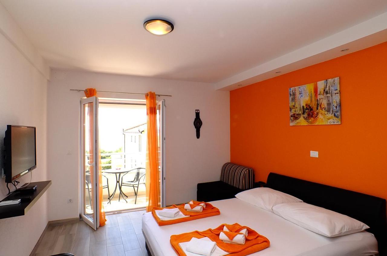 Grey House Apartment Makarska Ngoại thất bức ảnh