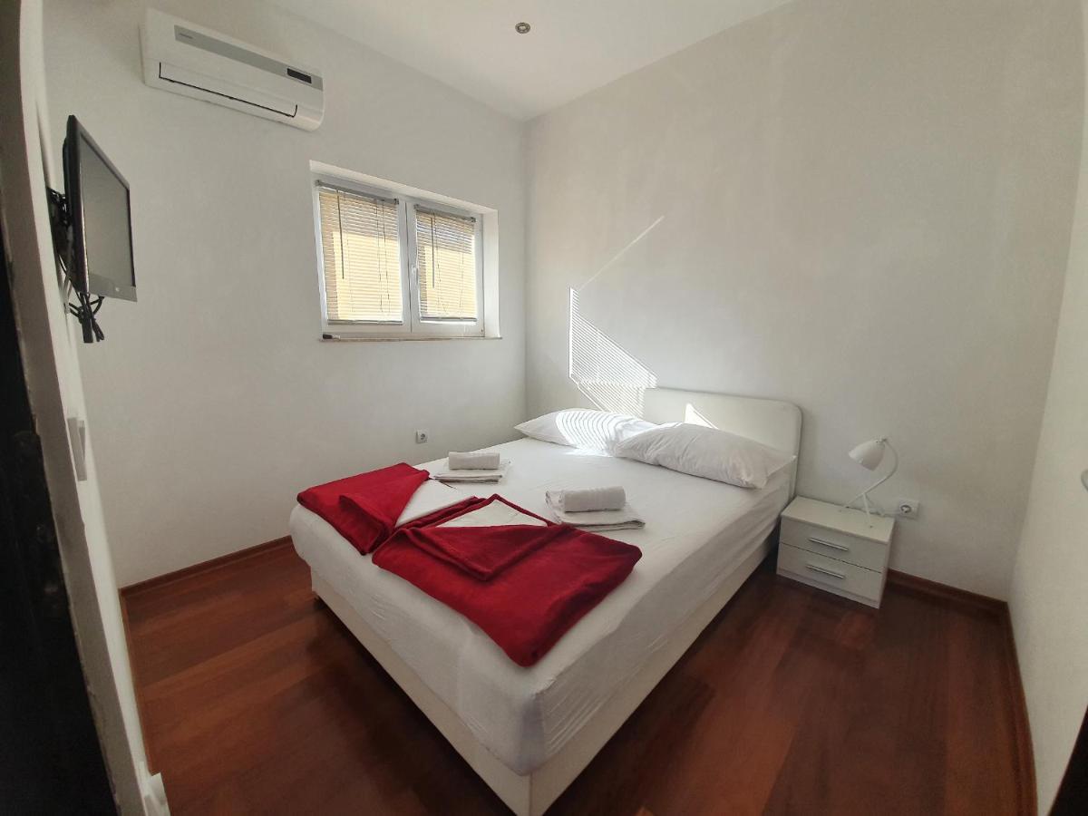 Grey House Apartment Makarska Ngoại thất bức ảnh