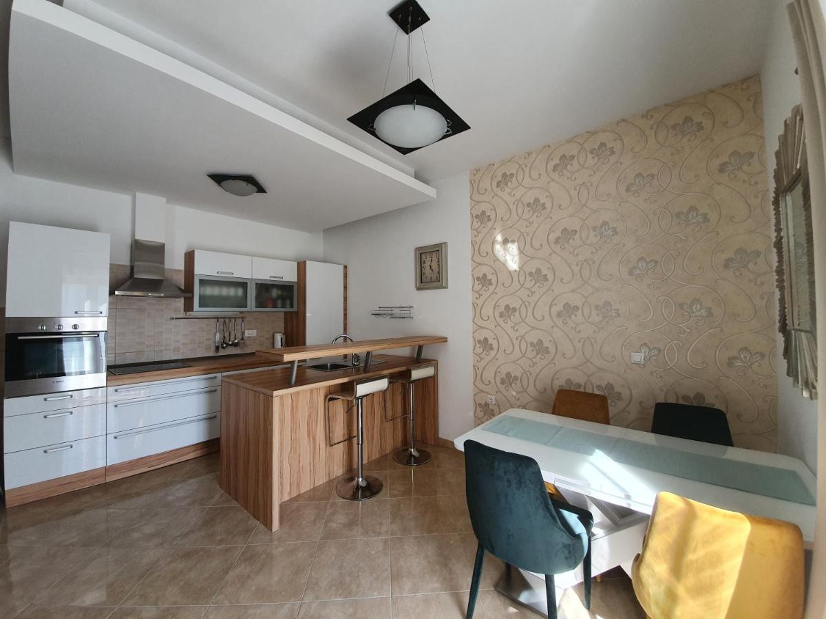 Grey House Apartment Makarska Ngoại thất bức ảnh