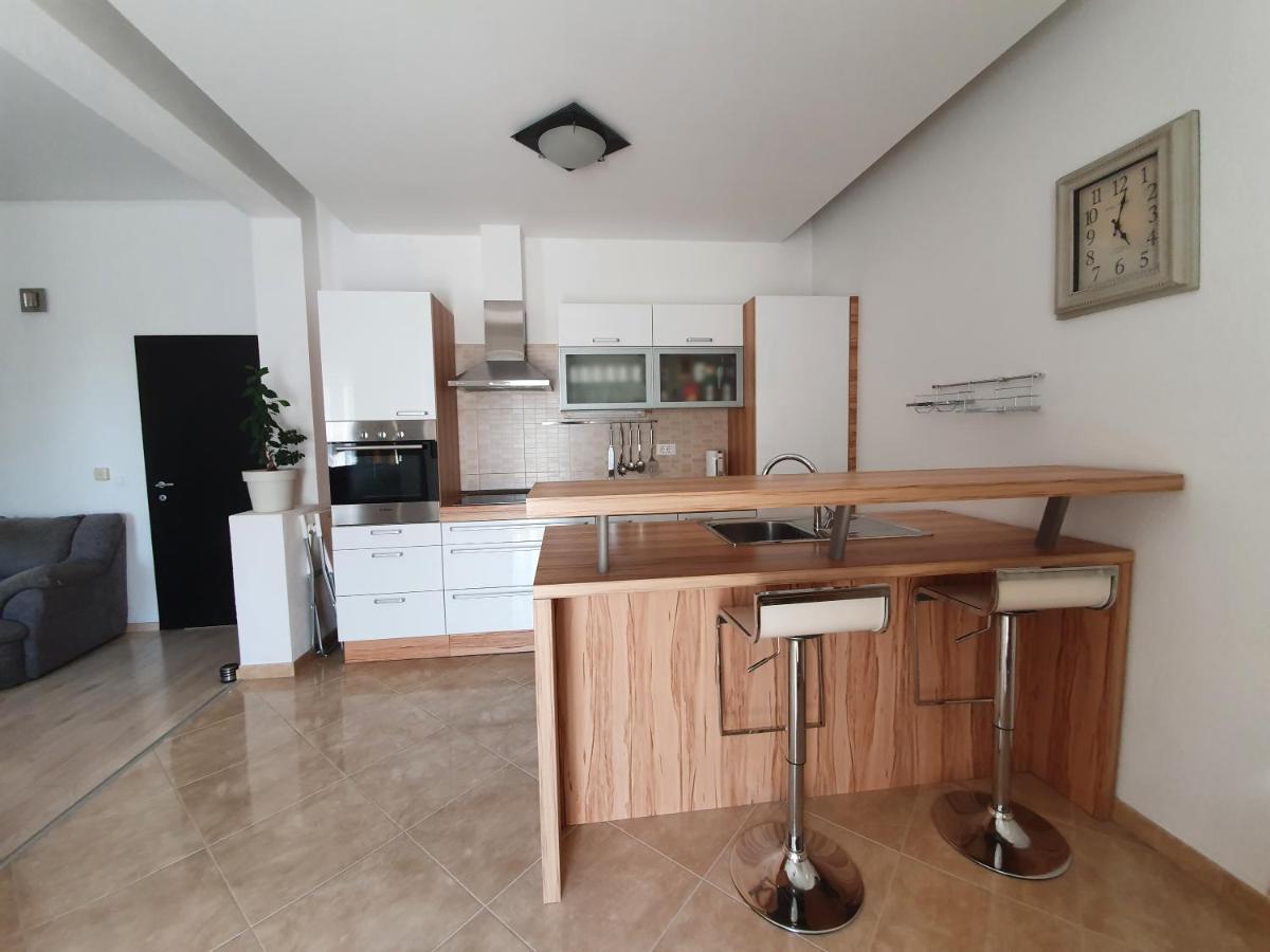 Grey House Apartment Makarska Ngoại thất bức ảnh