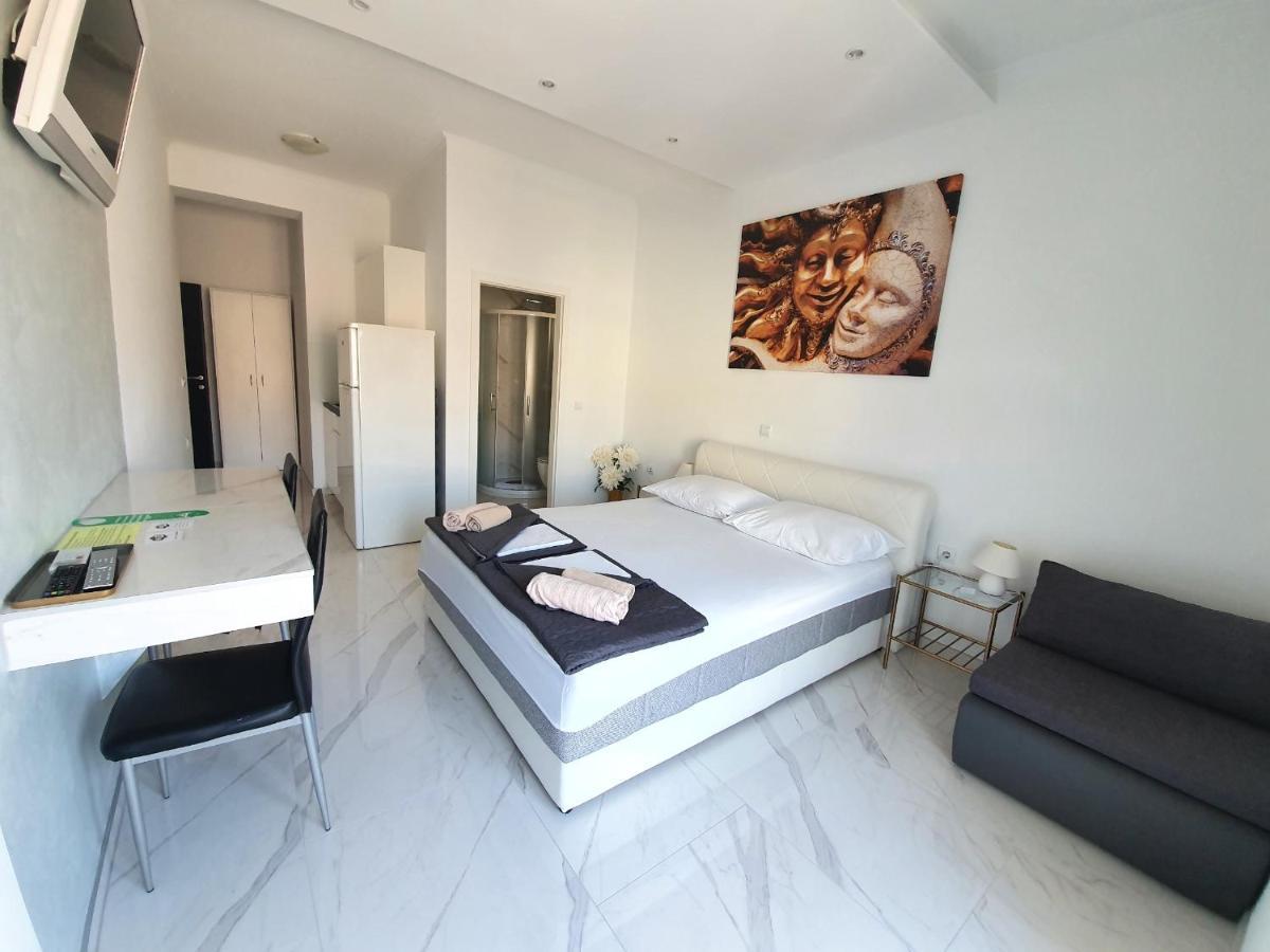 Grey House Apartment Makarska Ngoại thất bức ảnh