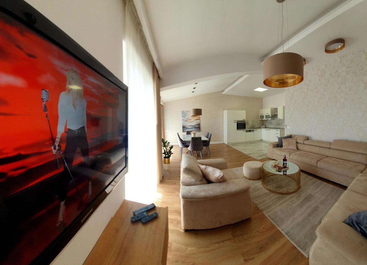 Grey House Apartment Makarska Ngoại thất bức ảnh